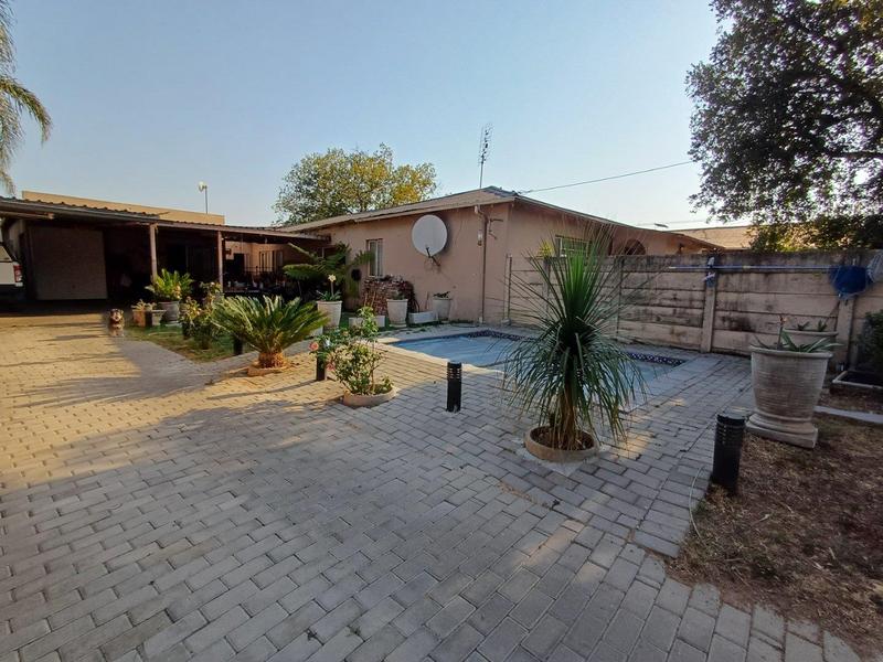 5 Bedroom Property for Sale in Claremont Western Cape